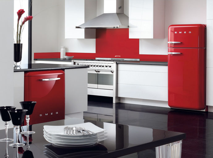 Smeg red