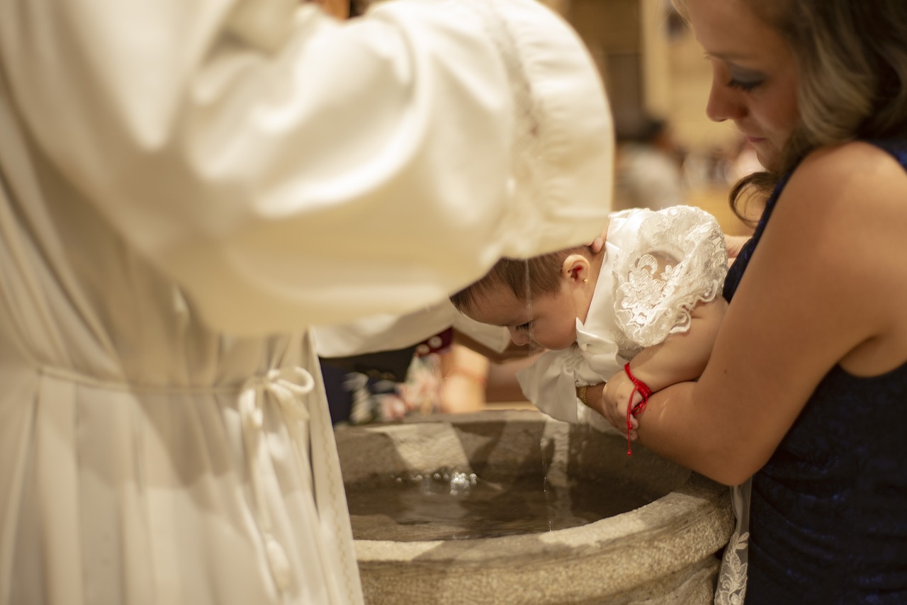 Regali per madrina battesimo: idee, consigli e novità