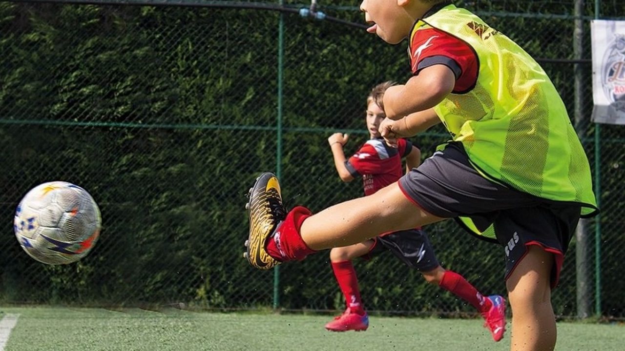 scarpette per giocare a calcio